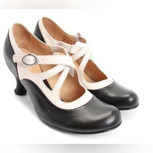 John Fluevog Bellevue Pearl Hart criss-crossed Mary Jane heel black cream sz 9